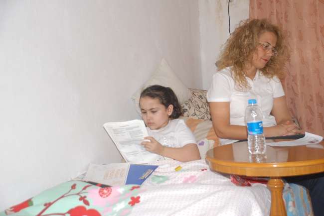 Sınava yatağında girdi