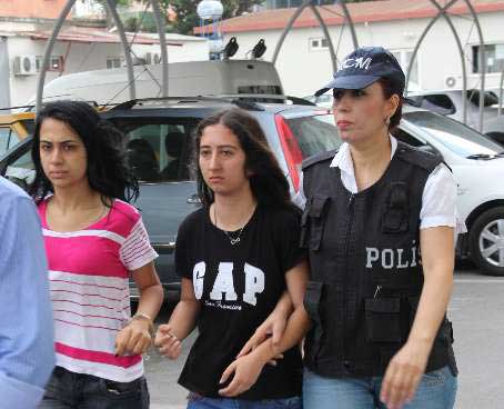 Adana’da twitter gözaltıları adliyeye sevk edildiAdana’da, Twitter ve Facebook’tan halkı provoke etmek ve gösterilere katılarak kamu ve özel mal