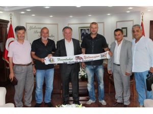 Yalovaspor Yönetimi Başkan Koçal’ı Ziyaret Etti