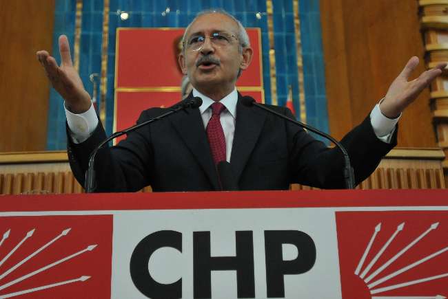 Onların yanında kapı gibi CHP var