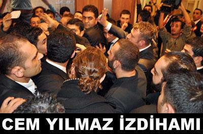 Cem Yılmaz izdihamı 