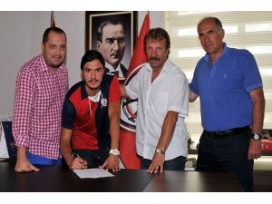 Altınorduda Murat Cömertin Sözleşmesi 2 Yıl Uzatıldı