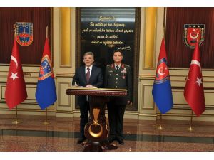 Cumhurbaşkanı Gül, Jandarma Astsubay Meslek Yüksekokulu Öğrenci Alay Komutanlığı’na Sancak Tevcih Törenine Katıldı