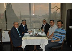 Cumhurbaşkanı Gül, Hendek’te Mola Verdi