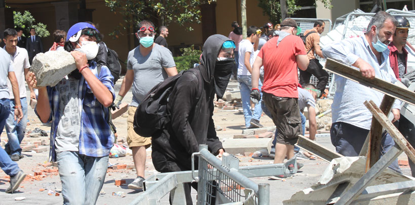 Eylemci Öyle Bir Şey Yaptı Ki!