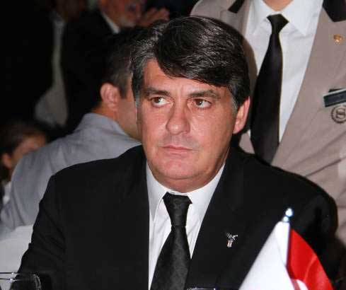 Adalı, Listeyi Teslim Etti