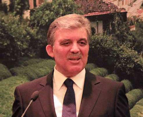 Gül: Gençleri de anlamak lazım