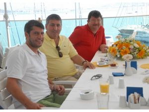 Ümit Davala Fethiyede Yorgunluk Atıyor