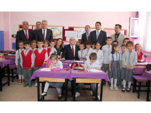 Bakan Avcıdan Eğitim Camiasına Mesaj