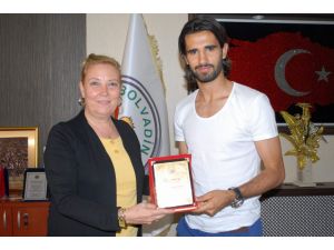 Alper Potuk Memleketinde Afyonkarahisar’da Tatiline Devam Ediyor