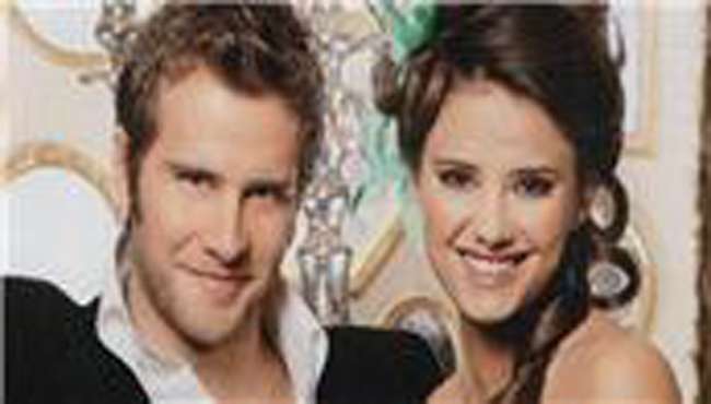 Ünlü oyuncu gaz fişeğiyle yaralandı