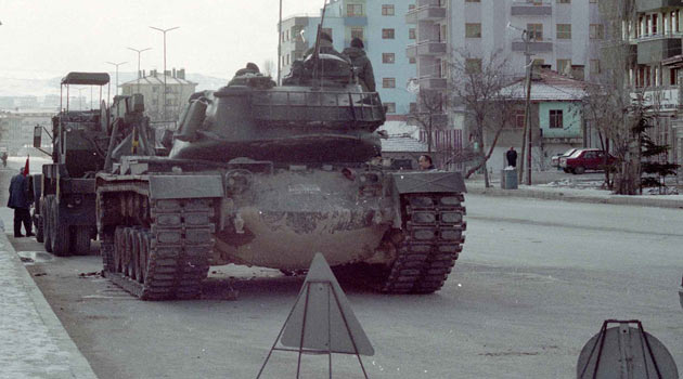 Pakdil: Türkiyede 28 Şubat Benzeri Bir Oyun Oynanıyor