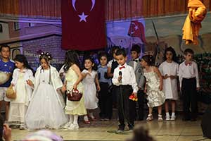 Minik Yıldızlardan Yıl Sonu Coşkusu