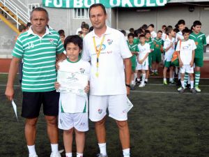 Bursaspor Minik Yetenekler Sertifikalarını Aldı