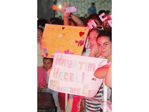 Mustafa Ceceli Mersinlileri Coşturdu