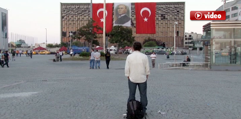 Taksim Meydanında İlginç Eylem