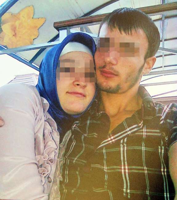 Tokat Yüzünden Boğazını Kesti