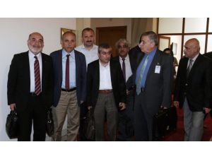 Bdp Genel Başkanı Demirtaş Akil İnsanlarla Biraraya Geldi