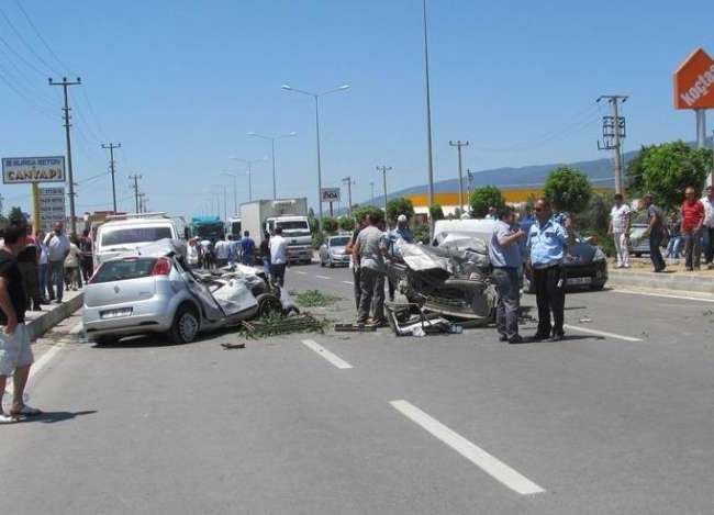 Karayolu Savaş Alanına Döndü: 2 Ölü