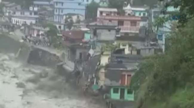 Hindistan’da Felaket: 500’ü Aşkın Ölü