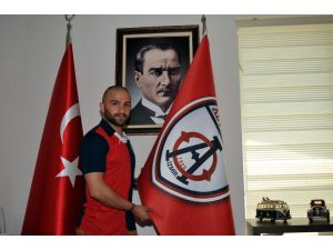 Yaşar Kaya Altınordu’da