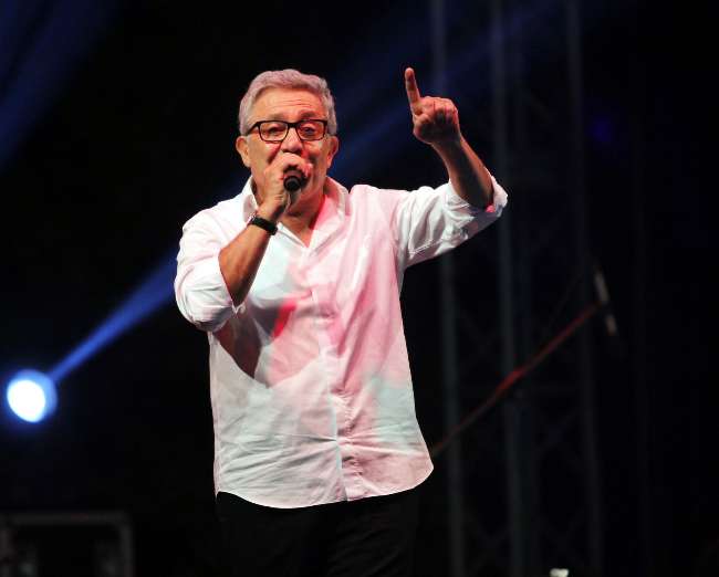 Zülfü Livaneli Mersin’i Salladı