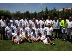 Aü Futbol Liginde Şampiyon Aöf