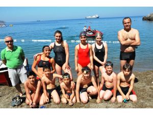 Kurtuluş Yıl Dönümünde Yüzen Adam Damgası