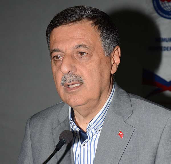 Pakdil Elbistanda Konferansa Katıldı