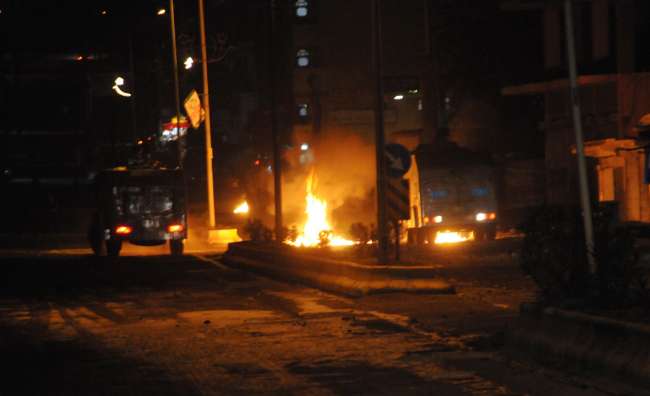 Beraat Gecesinde Sokakları Ateşe Verdiler