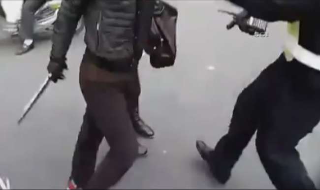 Sürücü Polisi Bıçakla Kovaladı