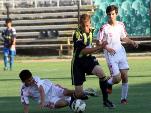 U13 Türkiye Şampiyonasında Fenerbahçe Şampiyon Oldu