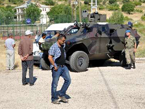 Köy Uzun Namlulu Silahlarla Tarandı