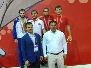 Belediyesporlu Güreşçiler Bursa’nın Gururu