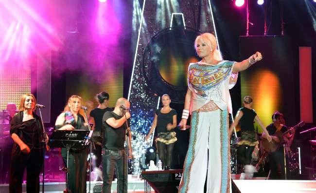 Ajda Başkenti Salladı