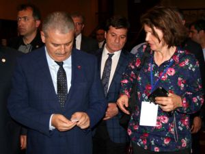 (Özel Haber) Bakan Yıldırım İle İsviçreli Gazeteci Arasında Sosyal Medya Polemiği