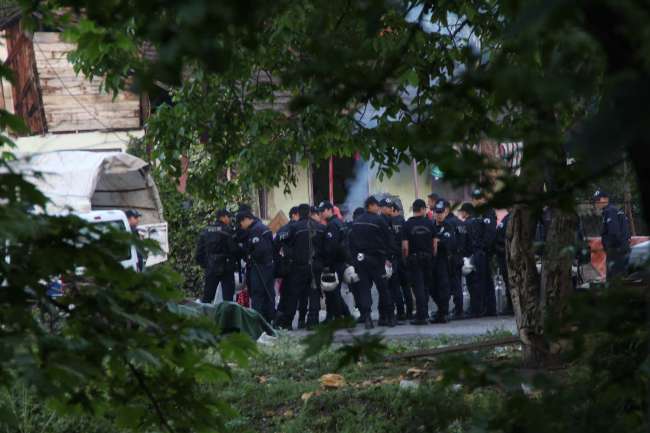 Bin Polisle Şafak Baskını