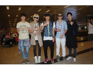 Atatürk Havalimanı’nda Nu’est Çılgınlığı