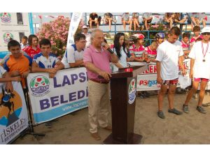 Çanakkale’de Uluslararası Plaj Voleybol Turnuvası Başladı