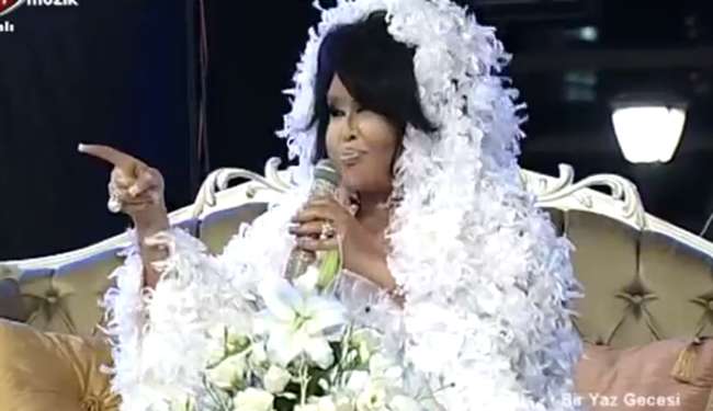 Diva Beyazlara Büründü