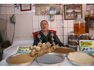Afyon Haşhaşı Hint Ve Afgan Yemeklerini Süslüyor