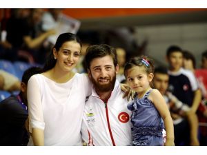 Karatede 2 Altın 1 Gümüş Madalya