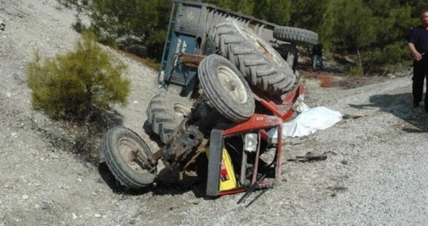 Elbistan’da Traktör Devrildi 