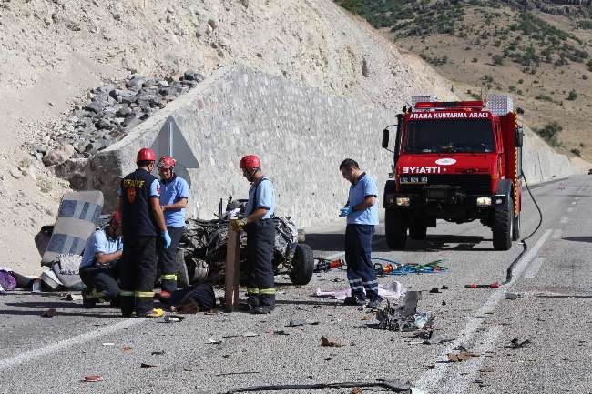 Katliam gibi kaza: 5 ölü, 5 yaralı