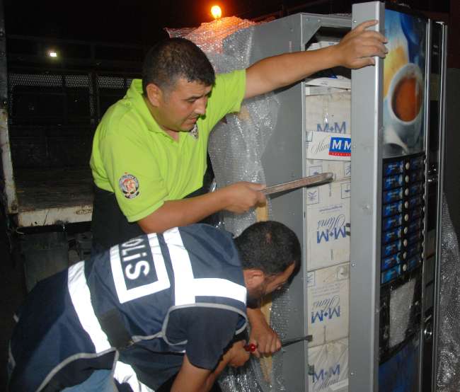 İçecek Otomatından Sigara Çıktı