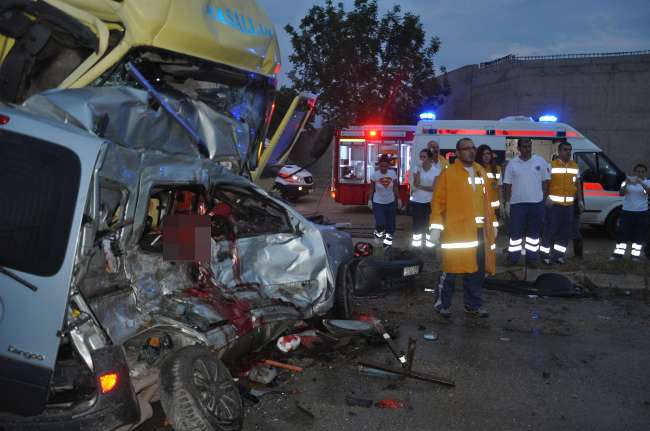 Bursa’da Feci Kaza: 3 Ölü, 2 Yaralı