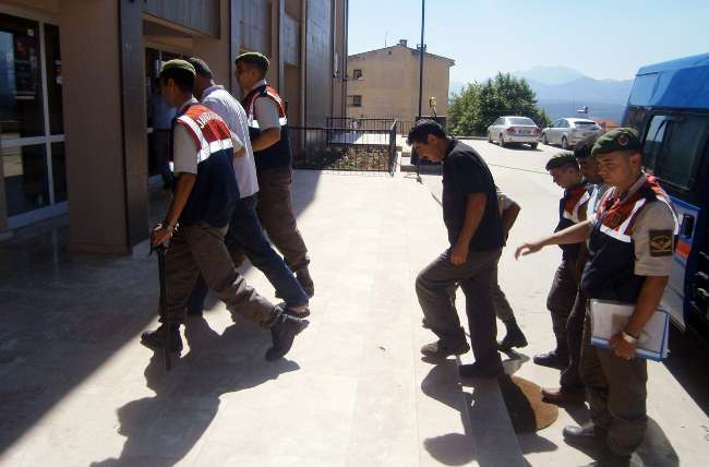 65 Tonluk Krom Çalan Hırsızlar Yakalandı