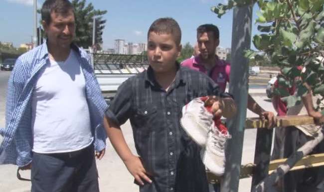 Ödünç Aldığı Ayakkabı İçin Hayatını Tehlikeye Attı