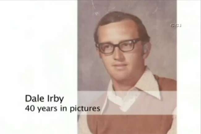 40 Yıl Boyunca Aynı Kıyafetle Fotoğraf Çektirdi