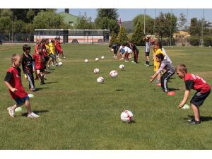 Eskişehirde Geleceğin Futbolcuları Yetişiyor